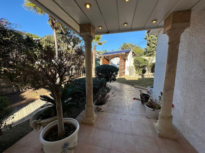 Image No.54-5 Bed Villa / Detached for sale