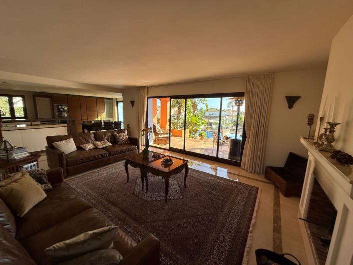 Image No.14-3 Bed Villa / Detached for sale