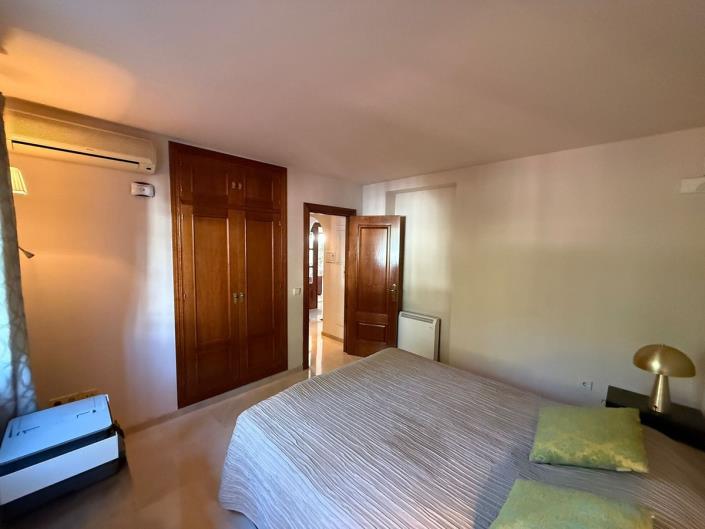 Image No.15-3 Bed Villa / Detached for sale