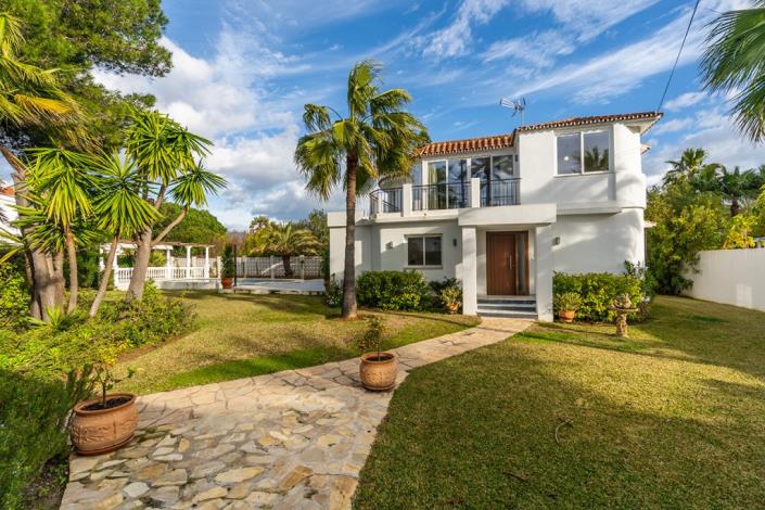 Image No.2-4 Bed Villa / Detached for sale