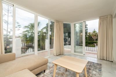 15-11d12f2f454f2f5e9b981fdd8b901d51