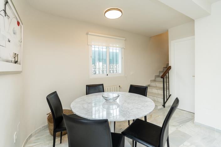 Image No.22-4 Bed Villa / Detached for sale