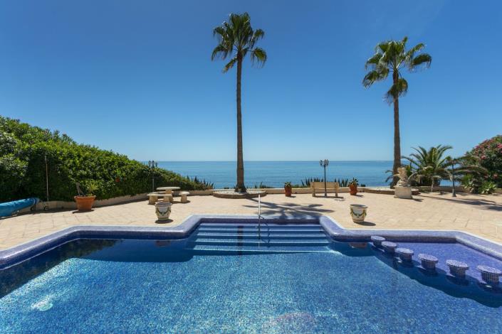 Image No.9-5 Bed Villa / Detached for sale