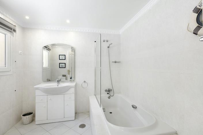 Image No.32-5 Bed Villa / Detached for sale