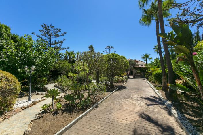 Image No.41-5 Bed Villa / Detached for sale