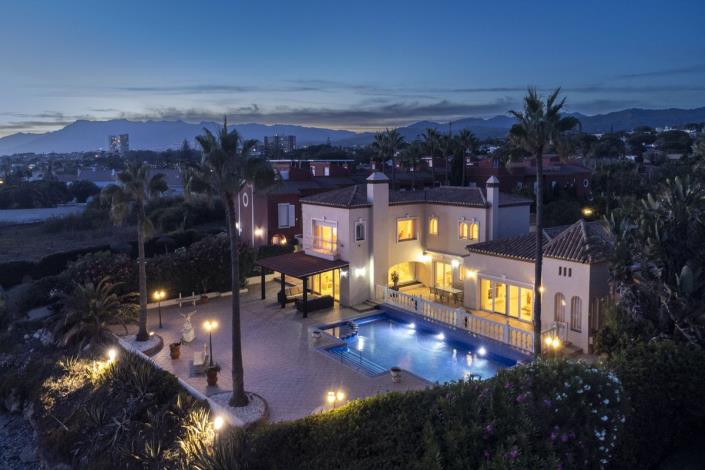 Image No.46-5 Bed Villa / Detached for sale