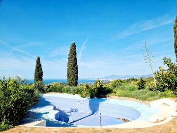 8-e64a9055bba3e77ac8aca3b893cdf826