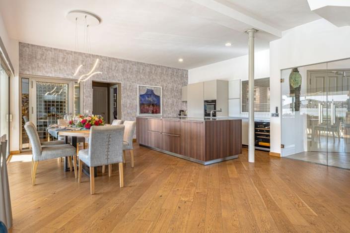 Image No.25-5 Bed Villa / Detached for sale