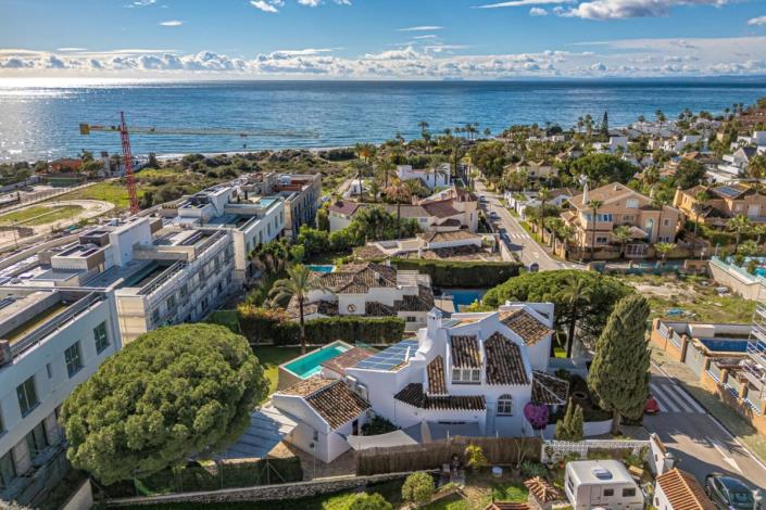 Image No.52-5 Bed Villa / Detached for sale