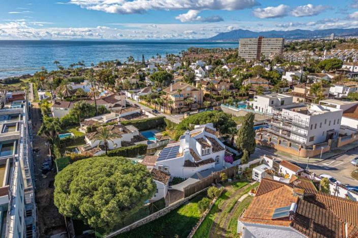 Image No.53-5 Bed Villa / Detached for sale