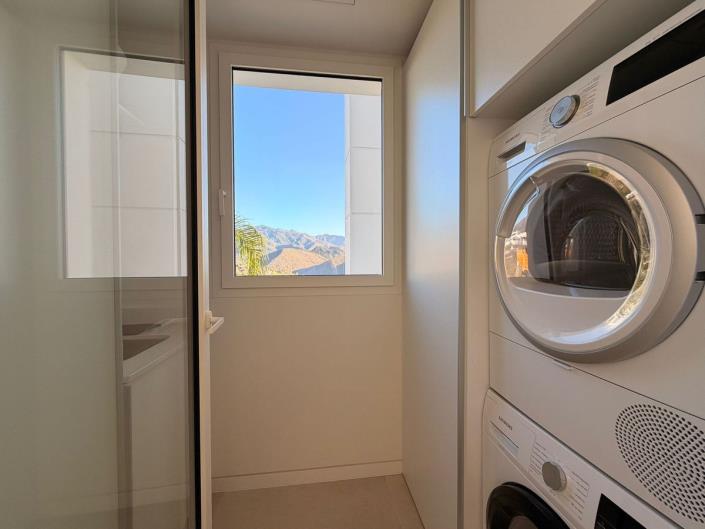 Image No.21-3 Bed Apartment for sale