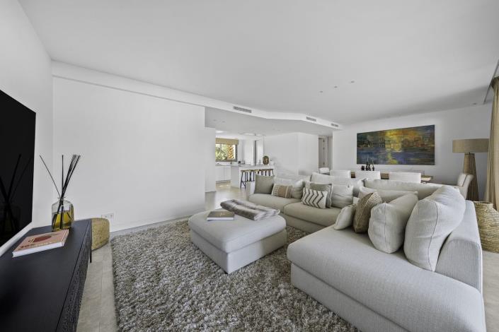 Image No.11-3 Bed Apartment for sale