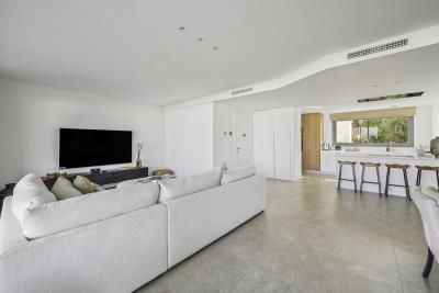 12-53013098fcab6c38b1379cd33298e050