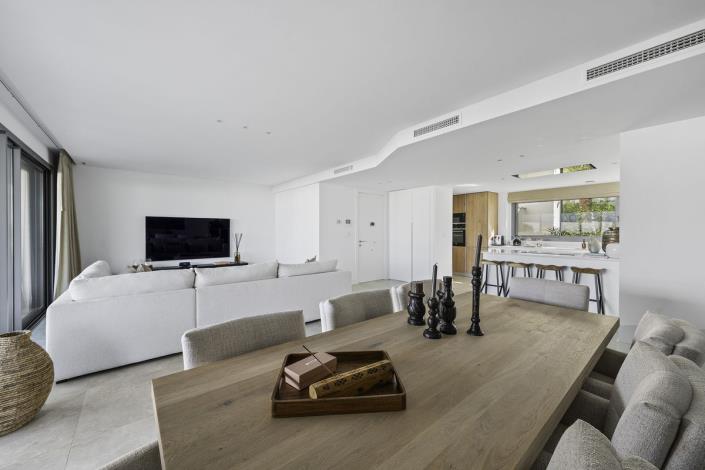 Image No.18-3 Bed Apartment for sale