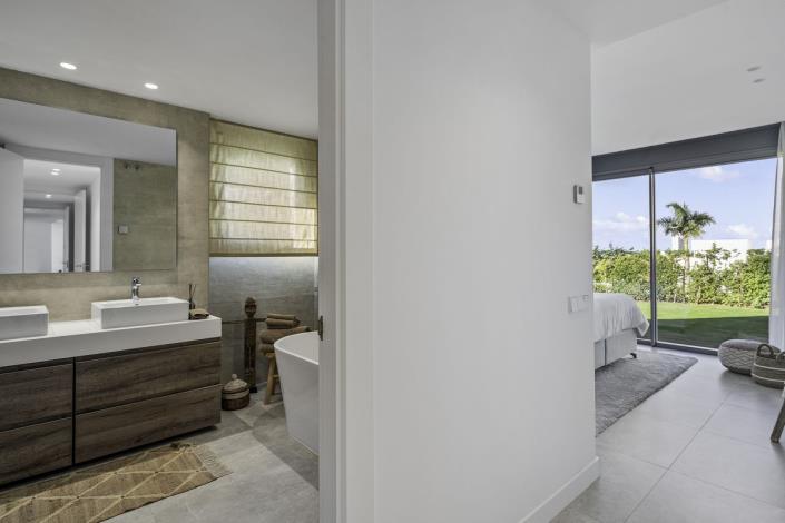 Image No.24-3 Bed Apartment for sale