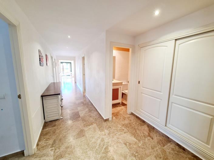 Image No.18-3 Bed Apartment for sale