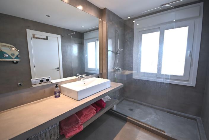 Image No.12-2 Bed Apartment for sale