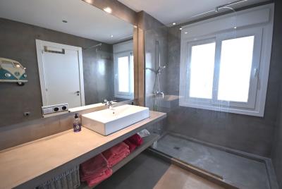 12-53013098fcab6c38b1379cd33298e050