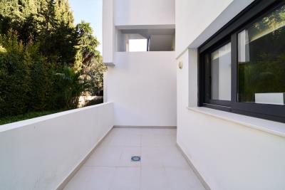 16-ec67b526875bf0124b6ce4328a754439