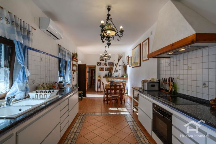 Image No.17-6 Bed Villa for sale