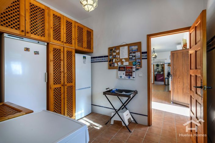 Image No.19-6 Bed Villa for sale