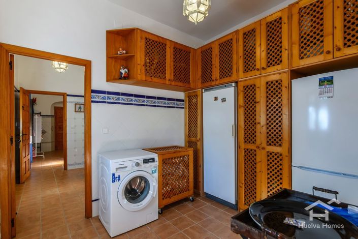 Image No.20-6 Bed Villa for sale