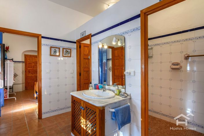 Image No.23-6 Bed Villa for sale