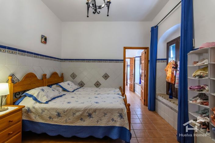 Image No.24-6 Bed Villa for sale