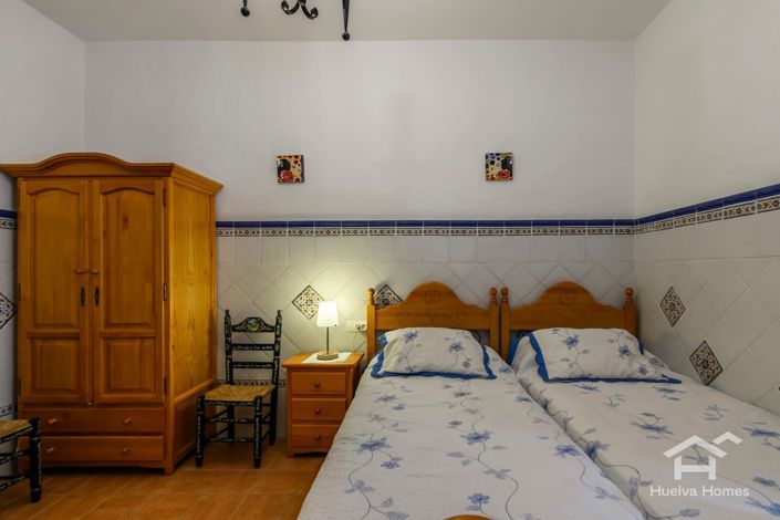 Image No.25-6 Bed Villa for sale