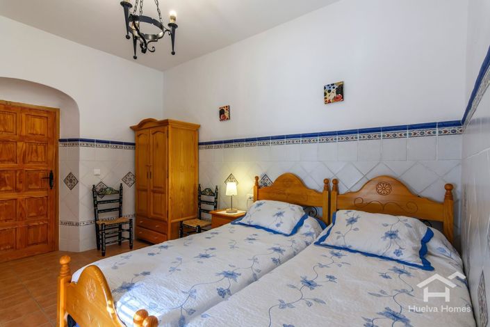 Image No.26-6 Bed Villa for sale