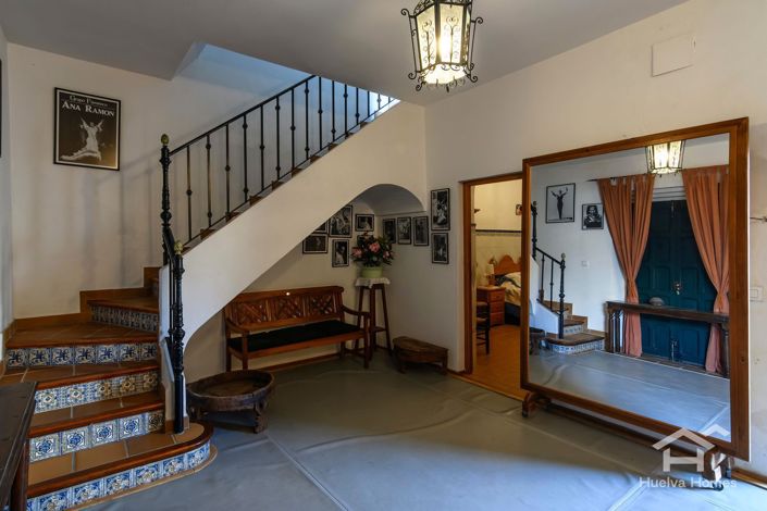 Image No.27-6 Bed Villa for sale