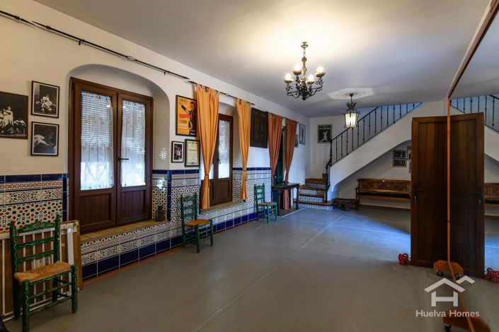 Image No.29-6 Bed Villa for sale