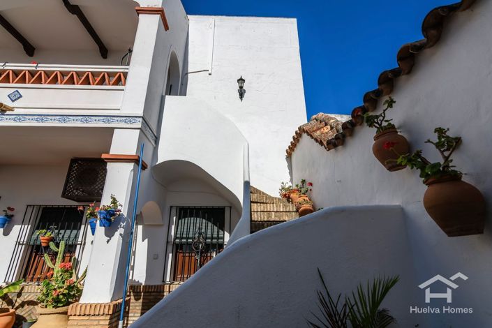 Image No.31-6 Bed Villa for sale