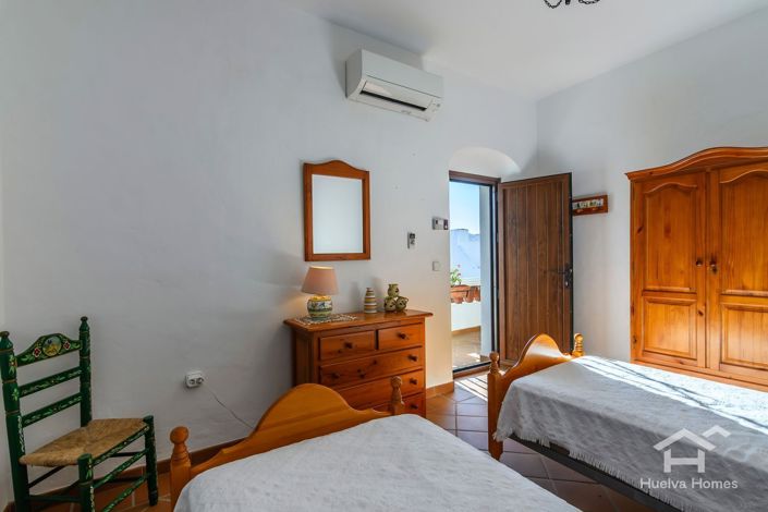 Image No.33-6 Bed Villa for sale