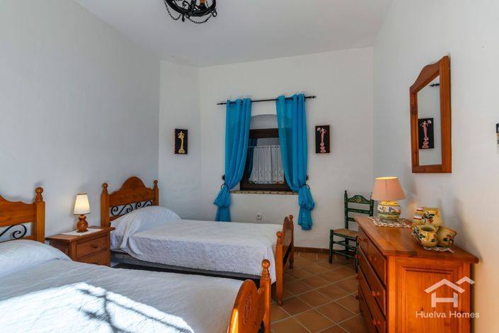 Image No.35-6 Bed Villa for sale