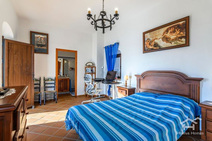 Image No.38-6 Bed Villa for sale