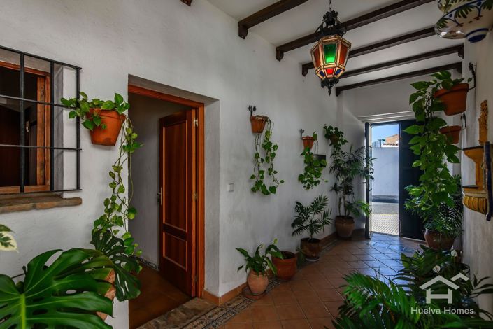 Image No.4-6 Bed Villa for sale