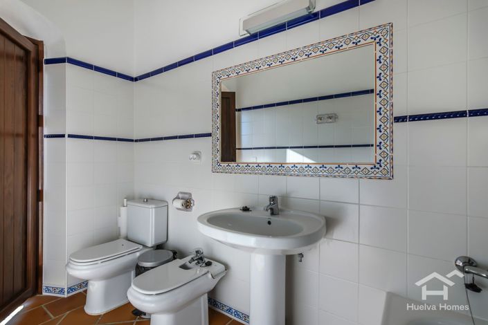 Image No.40-6 Bed Villa for sale