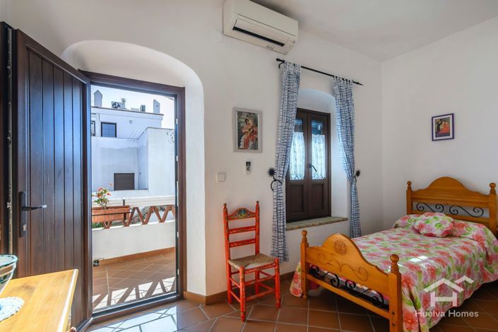 Image No.42-6 Bed Villa for sale