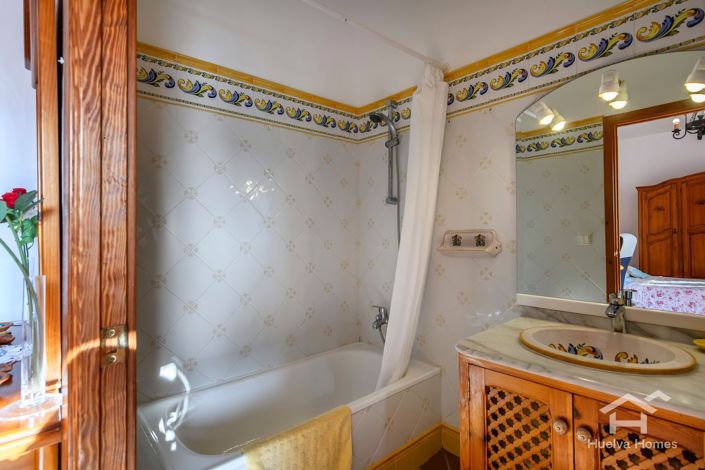 Image No.49-6 Bed Villa for sale