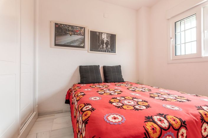 Image No.19-3 Bed Flat for sale