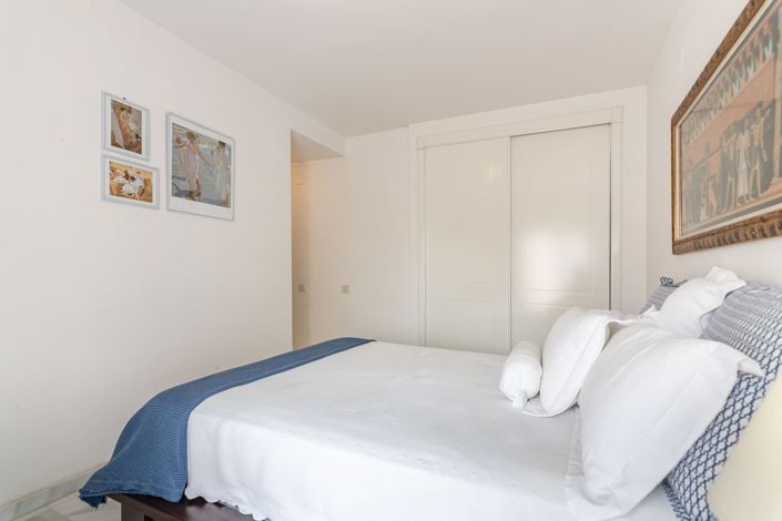 Image No.22-3 Bed Flat for sale