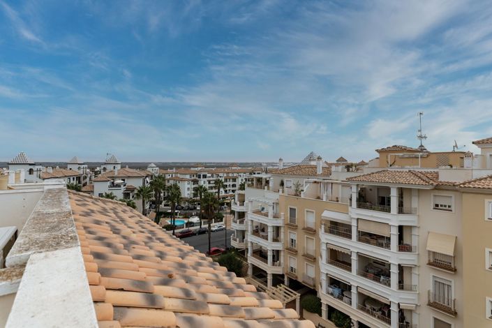 Image No.25-3 Bed Flat for sale