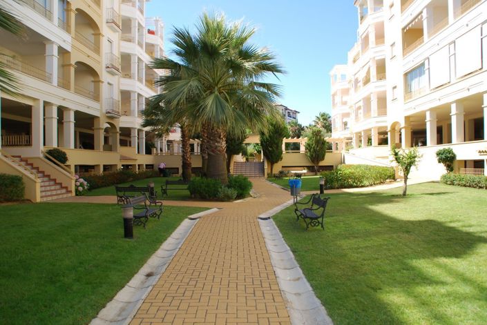 Image No.45-3 Bed Flat for sale