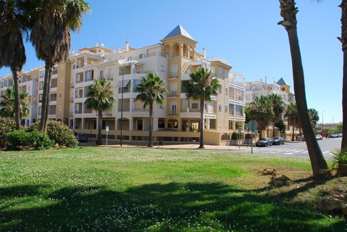 Image No.46-3 Bed Flat for sale