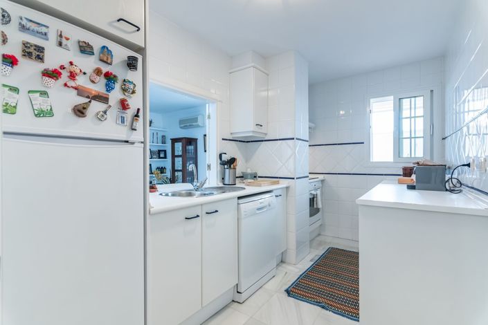 Image No.9-3 Bed Flat for sale