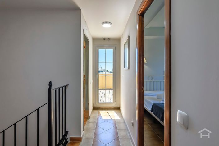 Image No.17-2 Bed Flat for sale