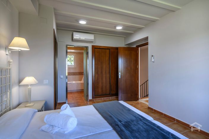 Image No.25-2 Bed Flat for sale