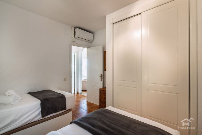 Image No.17-2 Bed Flat for sale