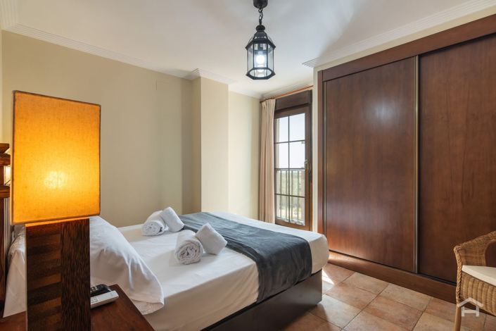 Image No.28-2 Bed Flat for sale